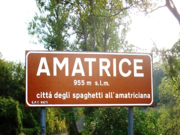 Web_Cartello_ingresso_citta_di_amatrice